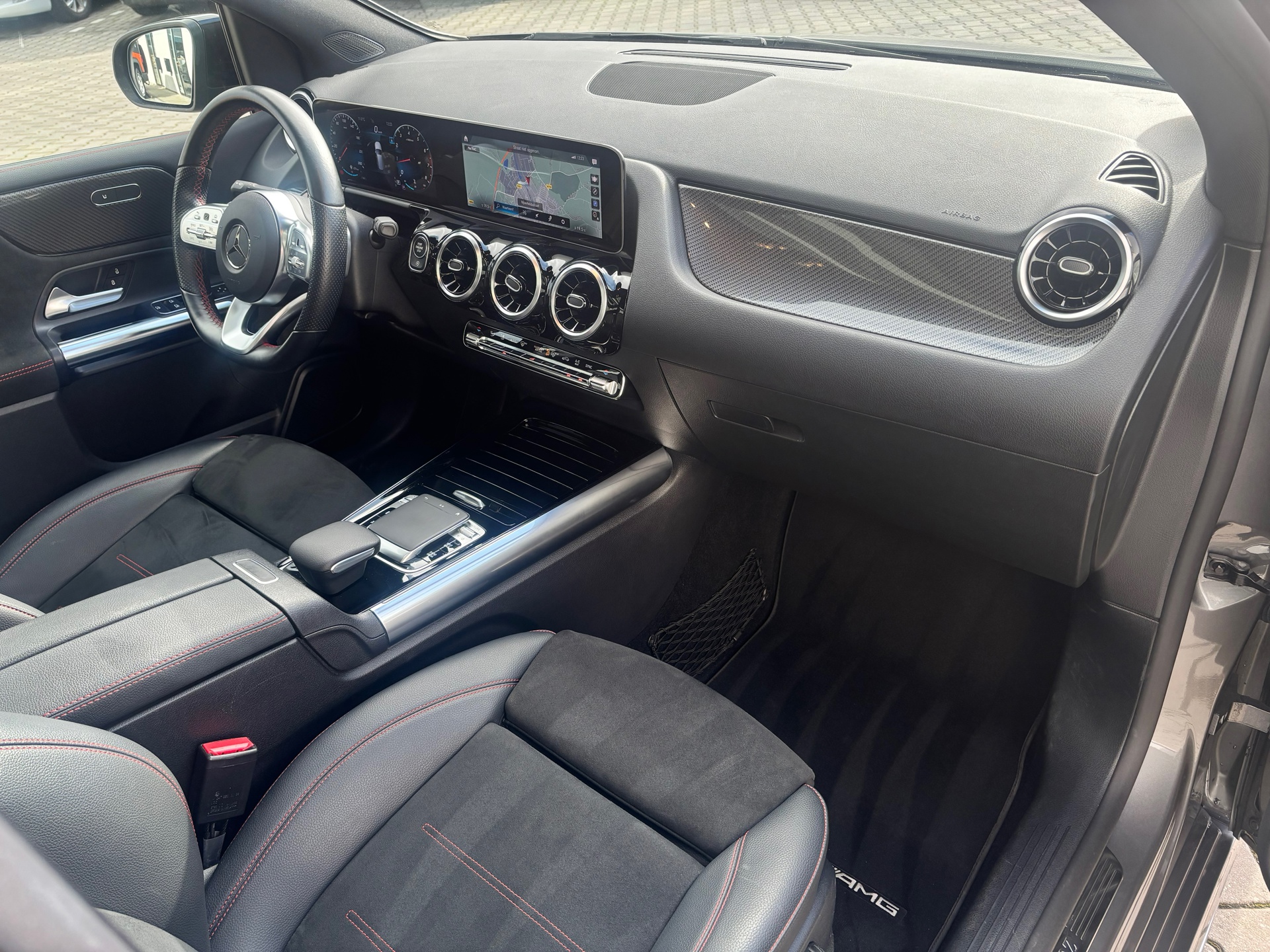 Mercedes-Benz B-Klasse 200 Business Solution AMG | NL Auto | 52.000 km!! 51408598-1.jpg | Autobedrijf Van Schijndel