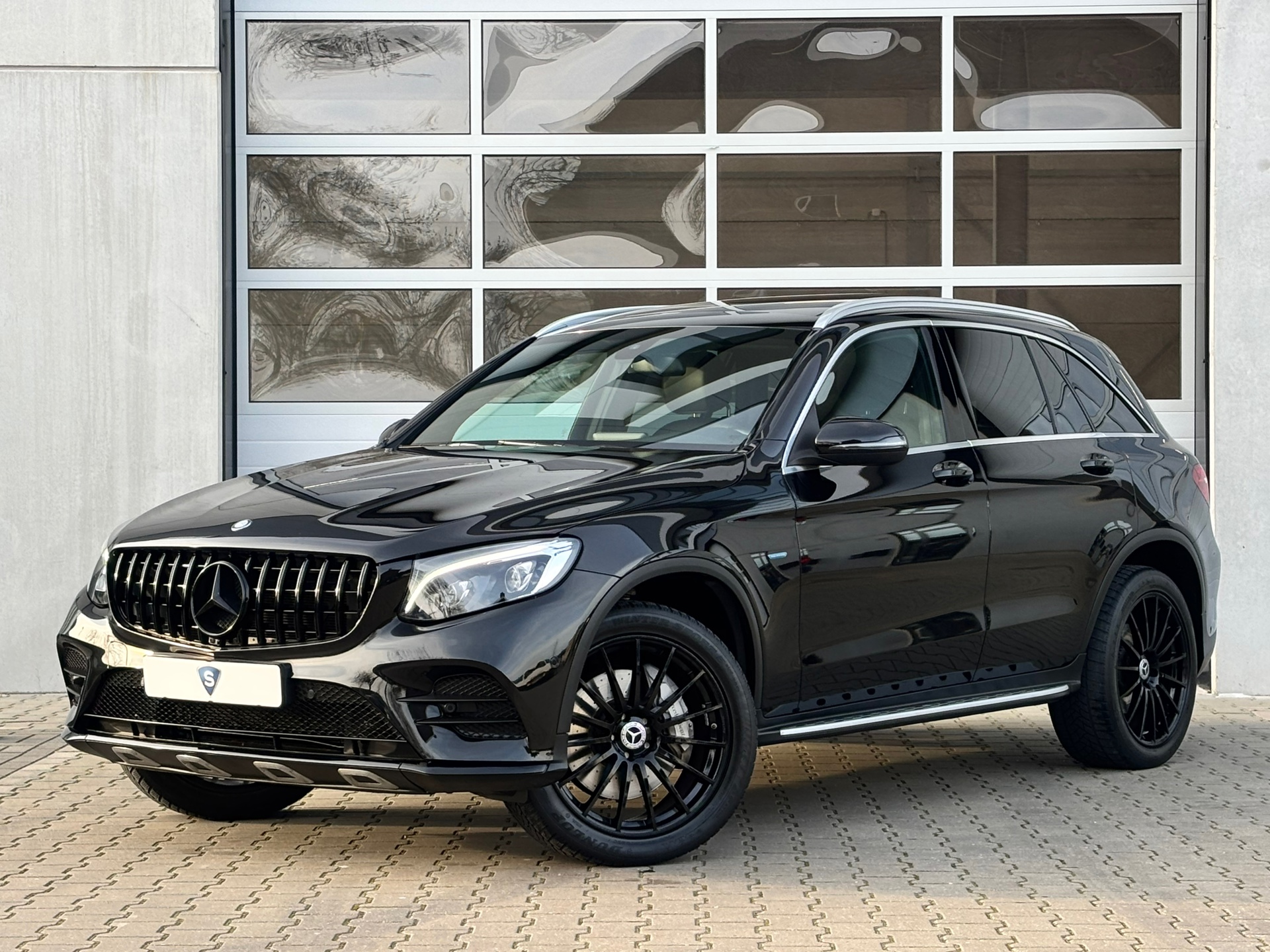 Mercedes-Benz GLC 350e 4MATIC Ambition | NL Auto | 2de eig. | AMG Line 51412155-0.jpg | Autobedrijf Van Schijndel