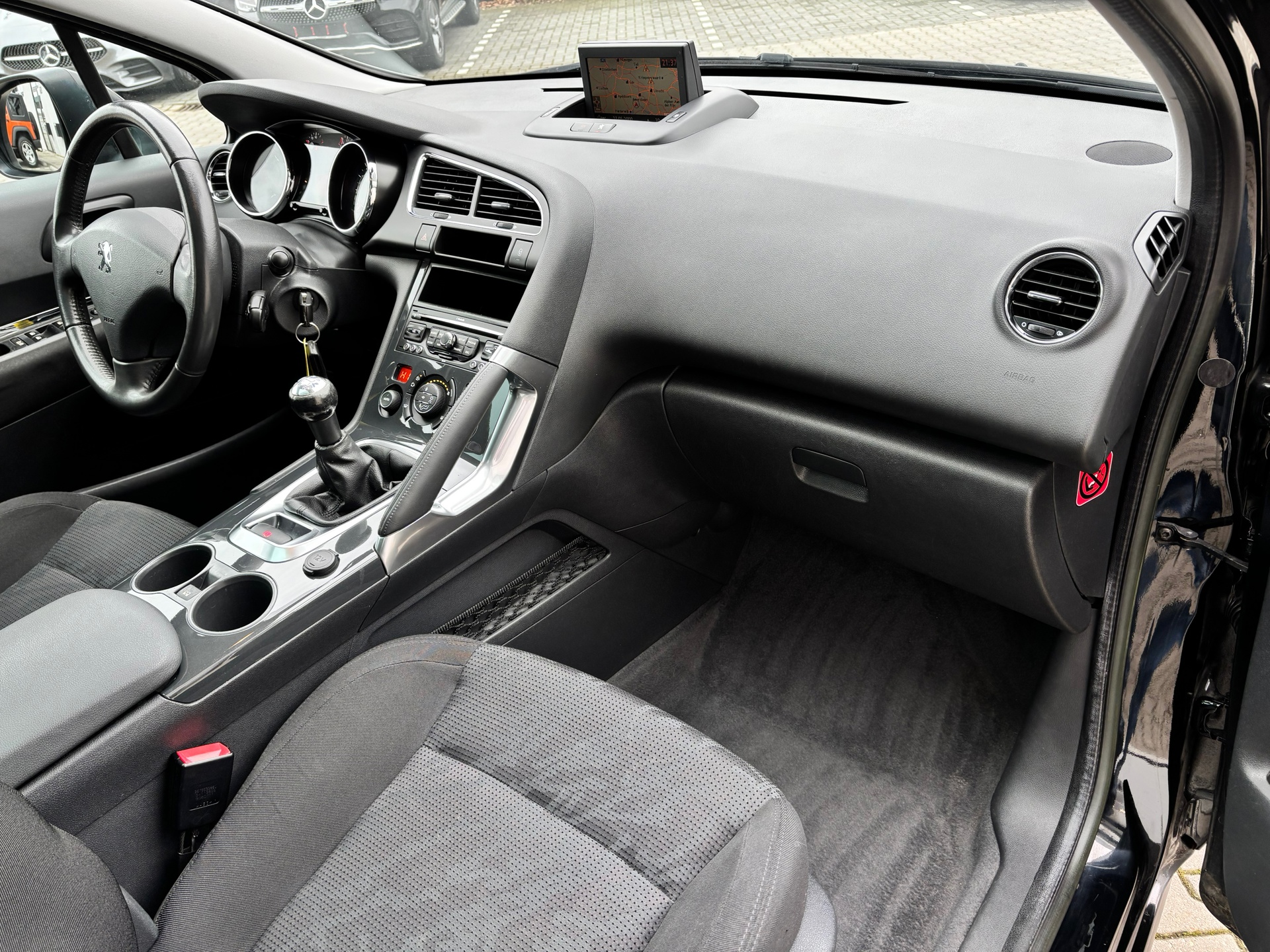 Peugeot 3008 1.6 VTi ST | Pano dak | Clima | Trekhk. 51476966-1.jpg | Autobedrijf Van Schijndel